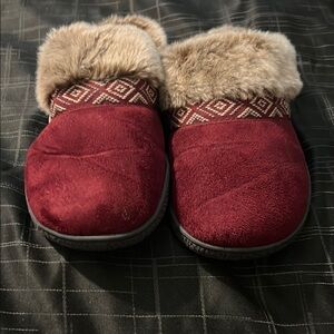 Isotoner Red and Tan Slippers for Cozy Comfort